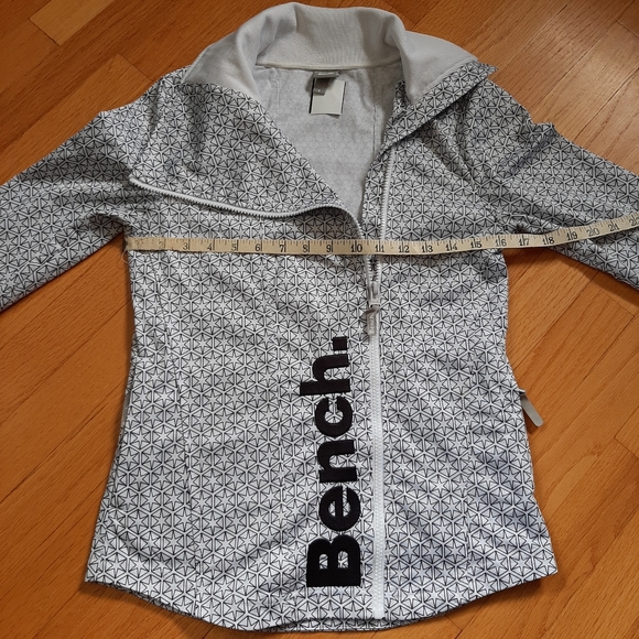 Asymmetrical Bench jacket - Picture 6 of 9